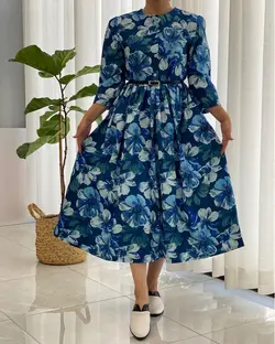 پیراهن گل آبی