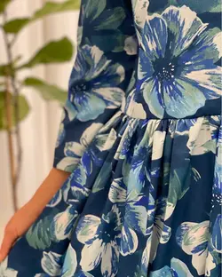 پیراهن گل آبی