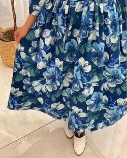 پیراهن گل آبی