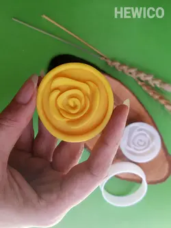 مهر و کاتر شیرینی طرح گل محمدی