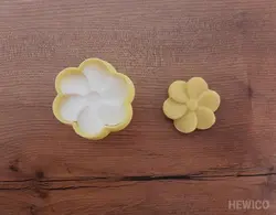 مهر و کاتر شیرینی طرح گل بنفشه