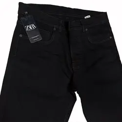 لی زارا اسکینی - پوشاک دانیل