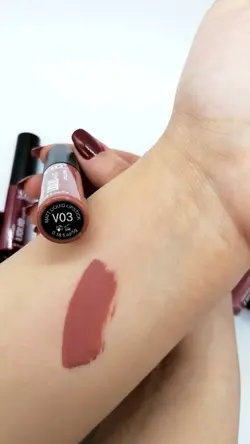 رژ لب مایع مخملی ویو  vio liquid matt lipstick