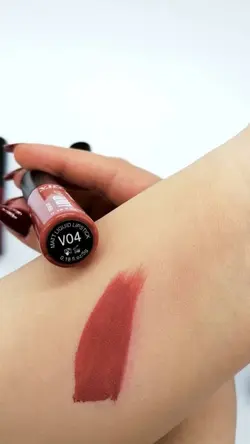 رژ لب مایع مخملی ویو  vio liquid matt lipstick