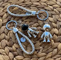 آویز و جاکلیدی فضانورد نقره ای کروم