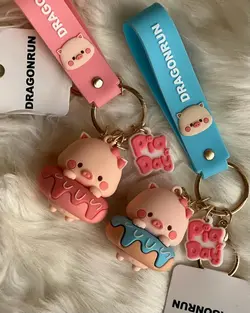 آویز و جاکلیدی خوک شیرینی