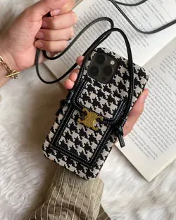 قاب موبایل آیفون کلین زبرا پارچه ای قفل فلزی + بند بلند چرمی