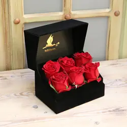 جعبه گل لاوین مشکی مدل ۶ شاخه گل رز هلندی قرمز
