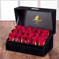 باکس گل لاوین بزرگ مدل ۱۸ شاخه گل رز هلندی قرمز