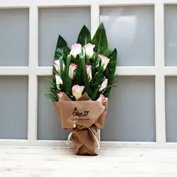 دسته گل رز هلندی لب ماتیکی ۱۵،۱۱،۷ شاخه ( به همراه جعبه و بسته بندی )