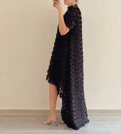 پیراهن دنباله دار گل برگی برجسته حریر مشکی