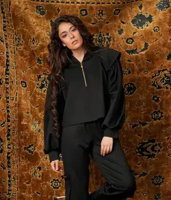 HOBRAT black blouse