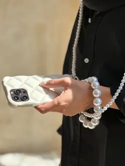 قاب آیفون لوزی با دو آویز مرواریدی بلند و کوتاه - jijstore جیج استور