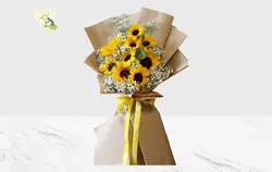 دسته گل آفتابگردان و ژیپسوفیلا