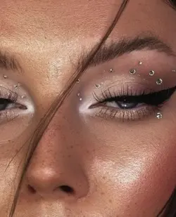 ✨برگه ی ۱۰۰ تایی نگین میکاپ(پیرسینگ)✨