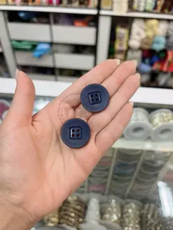 دکمه پالتویی ساده بزرگ