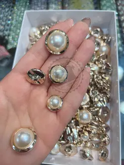 دکمه پایه دار صدفی دور طلایی