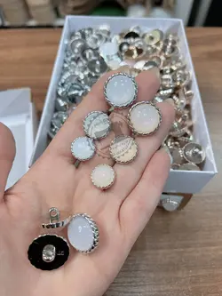 دكمه مرواريدى دور طلايى
