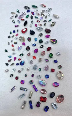 نگين پايه دار دوختنى رنگى