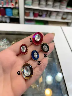 دکمه‌نگینی سنگی