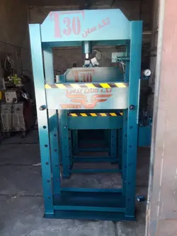 پرس هیدرولیک ایستاده 30 تن ساخت اصفهان ورق ضخیم تن اژ واقعی