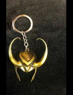 جاسوئیچی کلاه خود اساطیری طلایی