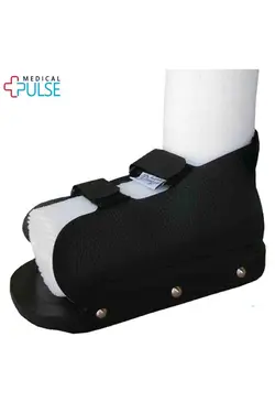 کفش گچ با زیره پلی یورتان طب و صنعت 16100 tebosanat