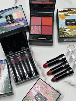 پالت دوطبقه سایه و رژ لب