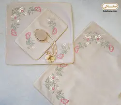 سجاده و جانماز مخمل گلدوزی گل شیپوری نسکافه ای - صفاهوم