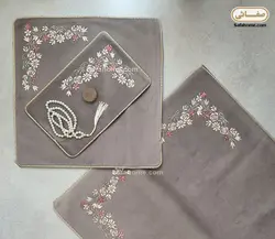 سجاده و جانماز مخمل گلدوزی رز طوسی - صفاهوم
