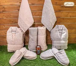 ست حوله عروس و داماد گلبهی طوسی هیرو کاریزما - صفاهوم