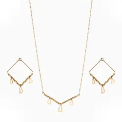 سرویس طلا 18 عیار زنانه زنجیری فیگارو مدل آلبرنادو آویز قلب کد ST0081