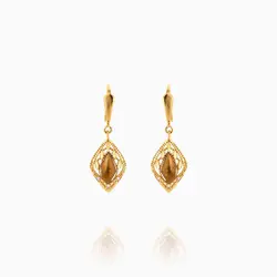 گوشواره طلا 18 عیار زنانه با نگین اتمی مدل اسلیمی طرح برگ کد ER0157