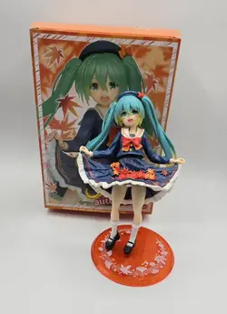 فیگور هاتسونه با دامن پاییزی