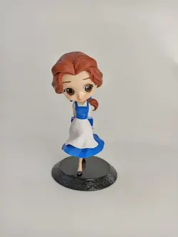 فیگور بل-Belle با لباس آبی