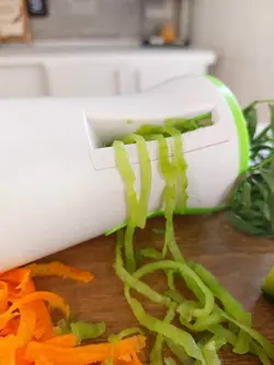 رشته کن دستی سبزیجات و صیفی جات