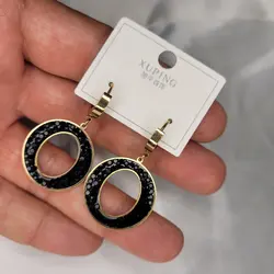 گوشواره با آویز گرد نگین مشکی