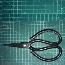 قیچی کفاشی دسته مشکی چینی درجه 1