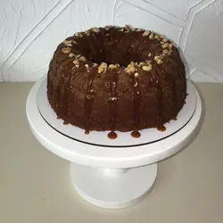 کیک هویج و گردو با سس کارامل