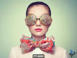 پوستر دیواری طرح چهره دختر عینکی کد PT-6081