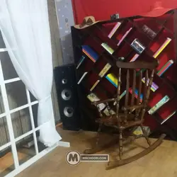 کتابخانه نامتقارن سیمین مستر چوبی