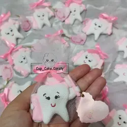 گیفت دندونی دخترانه طرح مسواک و خمیر دندون صورتی