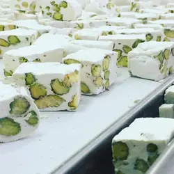 گز آردی درجه1 لاله ی اصفهان فله ای مغزپسته