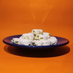 گز آردی سنتی با مغز پسته سوغات همدان 500 گرمی 14 درصد