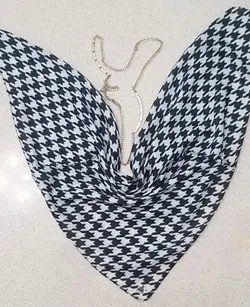 روسری نخی مینی اسکارف طرح حاشیه دار قواره 70 - فروشگاه شاهیوا