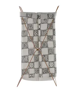 سبد پارچه ای پایه دار طرح شطرنجی