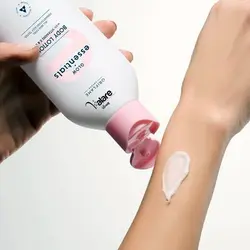 لوسیون بدن Glow Essentials همراه با ویتامین E و B3