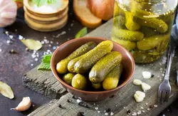 بذر خیار خاردار بامداد هیبرید فوق پربار بسته 5 عددی