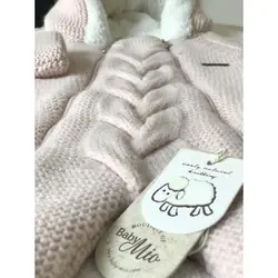 سرهمی بافتنی داخل خز دار نوزادی کرم بیبی میو baby mio - فروشگاه سیسمونی نوزاد رامینا