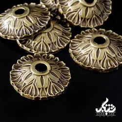 پولک پشت شاخه